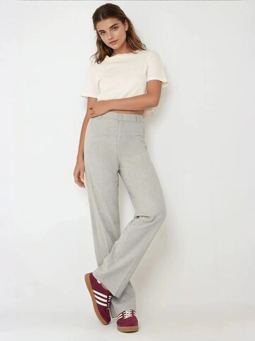 Wide leg Pantaloni con piega frontale di Hiccup in grigio