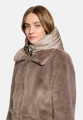 Amber & June Jacke in Braun