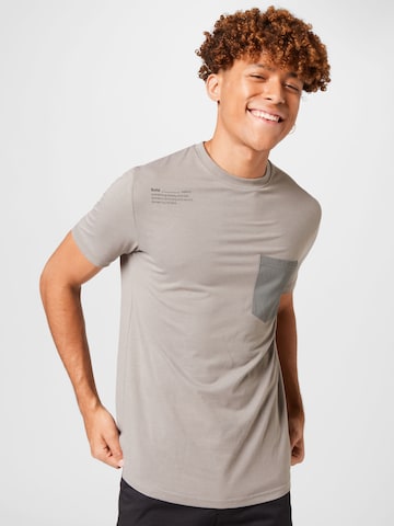 T-Shirt !Solid en gris : devant