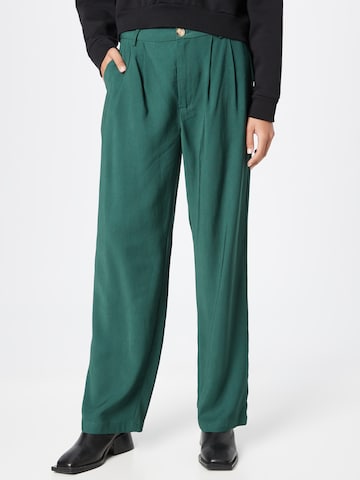 Loosefit Pantaloni con pieghe 'Nimma' di Moves in verde: frontale