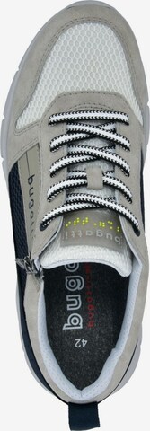 Sneaker bassa di bugatti in grigio