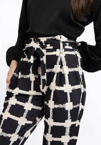 faina - regular Pantalón en negro