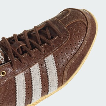 ADIDAS ORIGINALS - Sapatilhas baixas 'Japan' em castanho