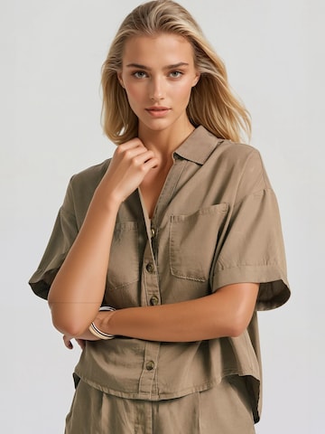 Camicia da donna di Funky Buddha in verde: frontale