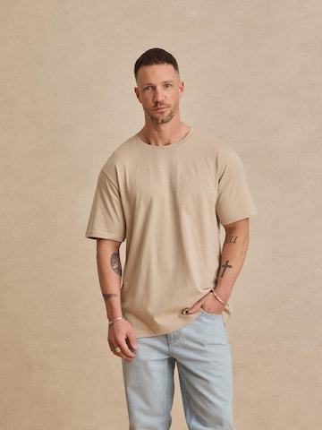 T-Shirt 'Cem' DAN FOX APPAREL en beige : devant