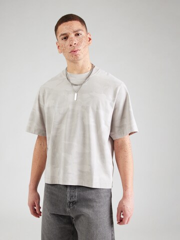 Tricou de la Abercrombie & Fitch pe gri: față
