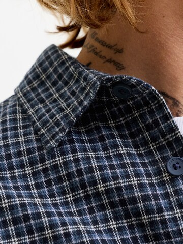 JACK & JONES Comfort Fit Skjorta 'JJCARTER' i blå