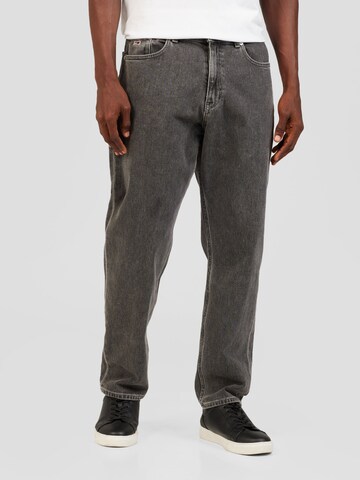 Tommy Jeans Regular Jeans 'ISAAC' in Black: front
