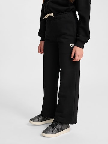 Hummel Loose fit Trousers in Black