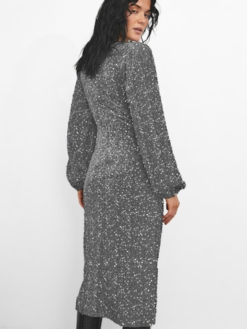 Abito ' Teagan ' di Noella in grigio