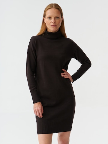 TATUUM Pletena obleka 'ELISA' | črna barva: sprednja stran