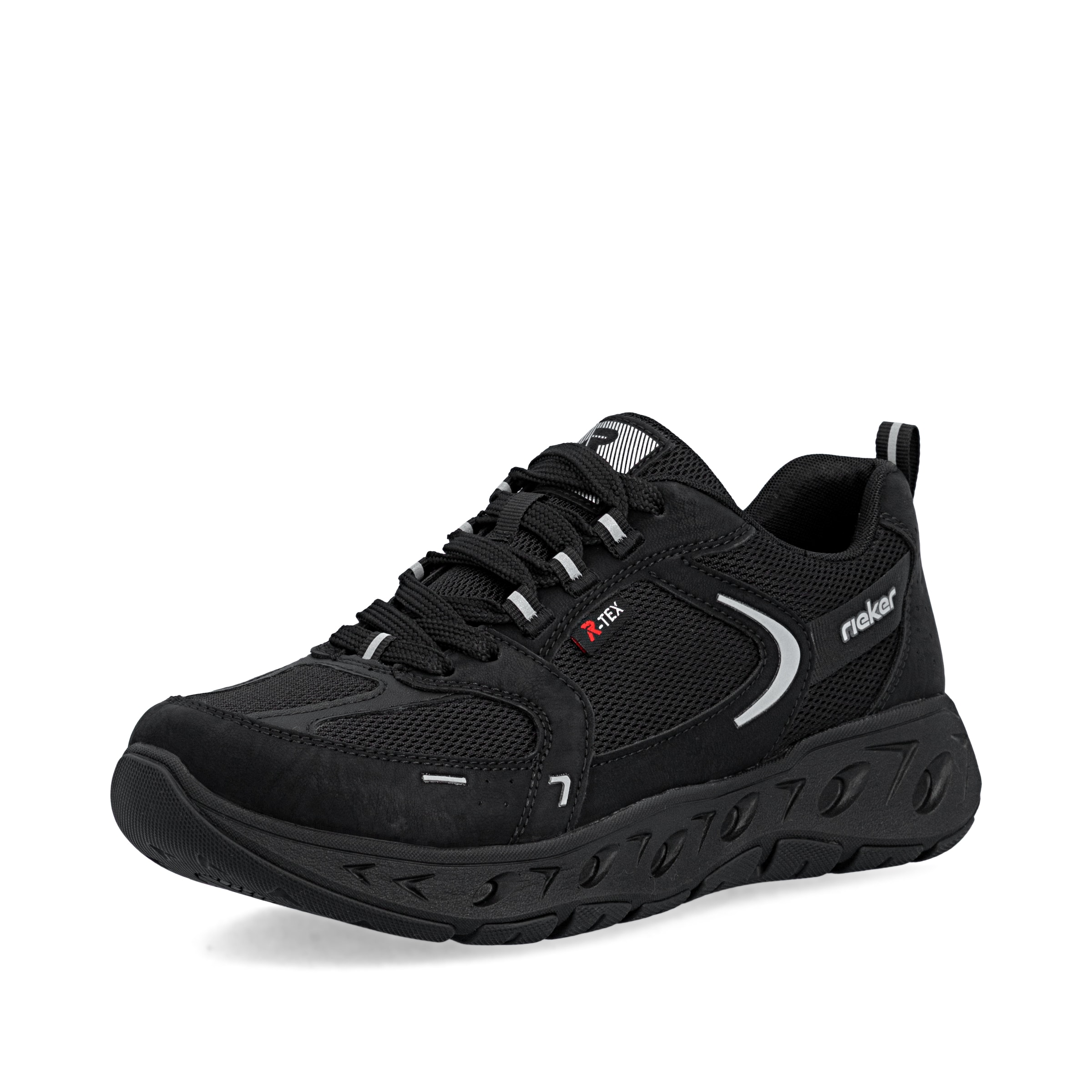 Baskets basses Rieker en noir : devant