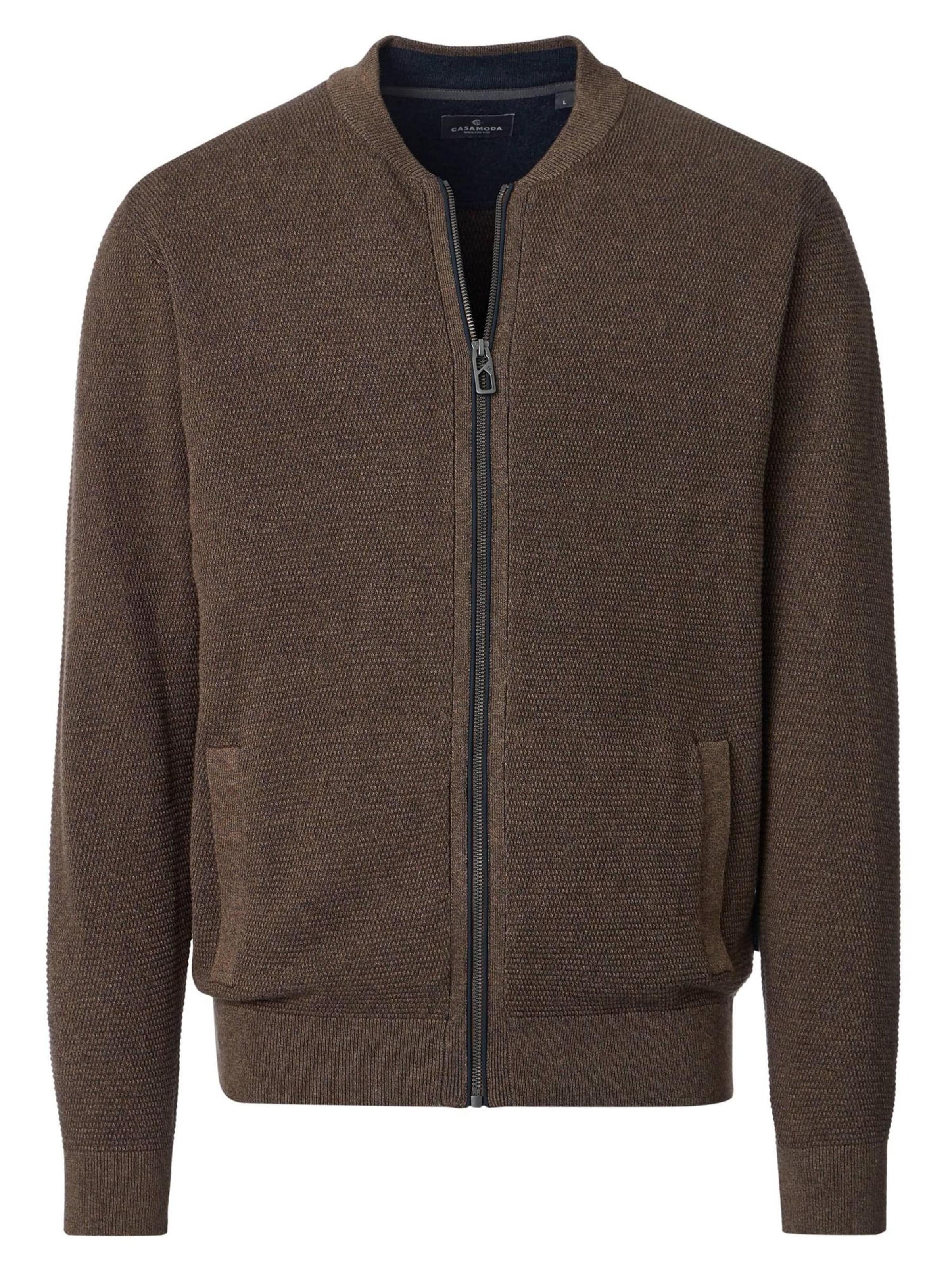 CASAMODA Gebreid vest 'Basic' in Bruin: voorkant
