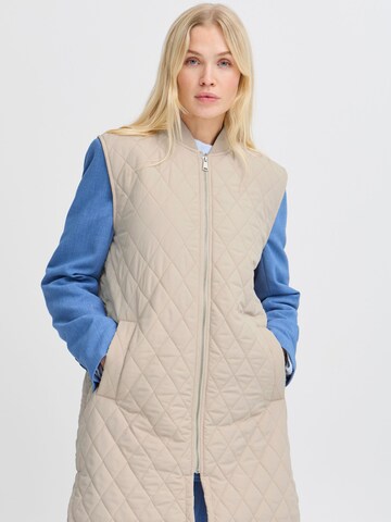Gilet ' BYBETIO WAISTCOAT ' di b.young in marrone
