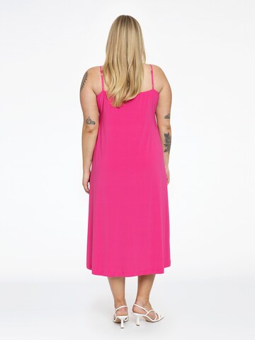 Yoek Kleid in Pink