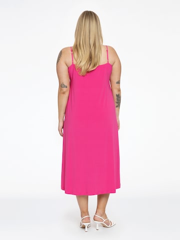 Yoek Dress in Pink
