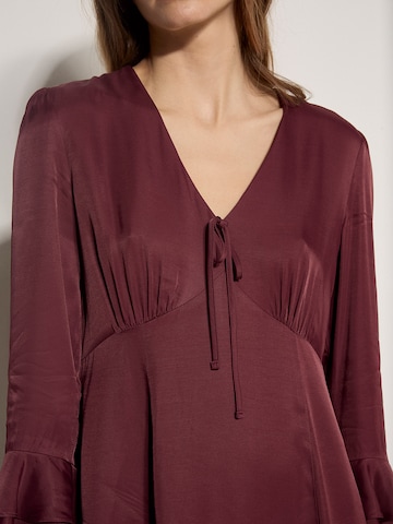 Apricot Kleid in Rot