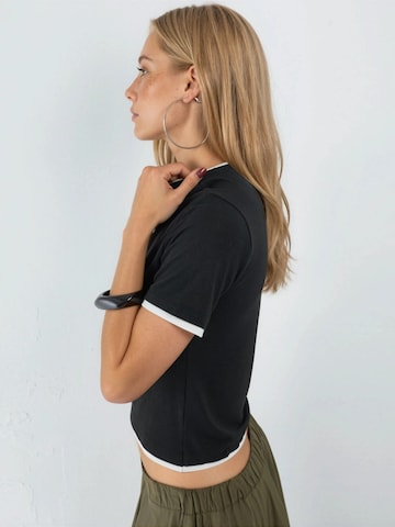 Qu Style Shirt in Black
