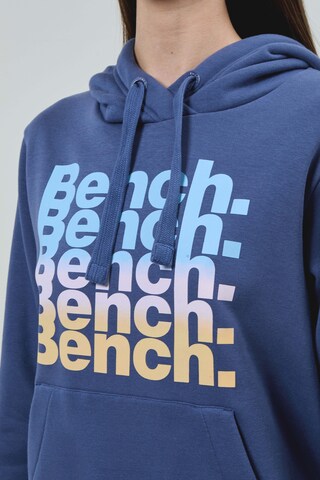 BENCH Sweatshirt in Blau