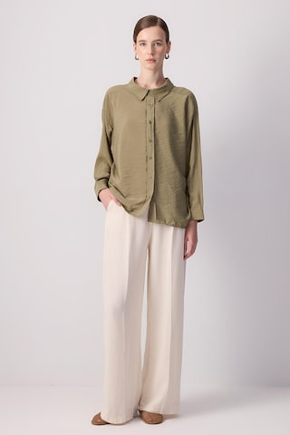 Touche Prive Blouse in Groen: voorkant