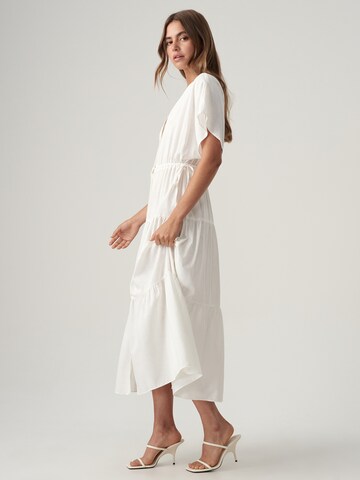 The Fated - Vestido 'RANDALL' en blanco