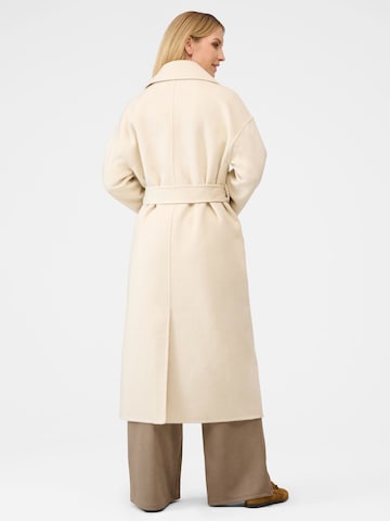 Manteau mi-saison 'Elodie' RICANO en blanc