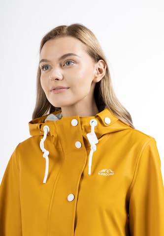 ICEBOUND Raincoat in Yellow