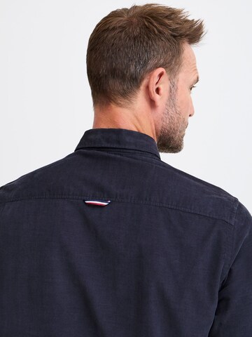 FQ1924 - Ajuste regular Camisa 'Steven' en azul