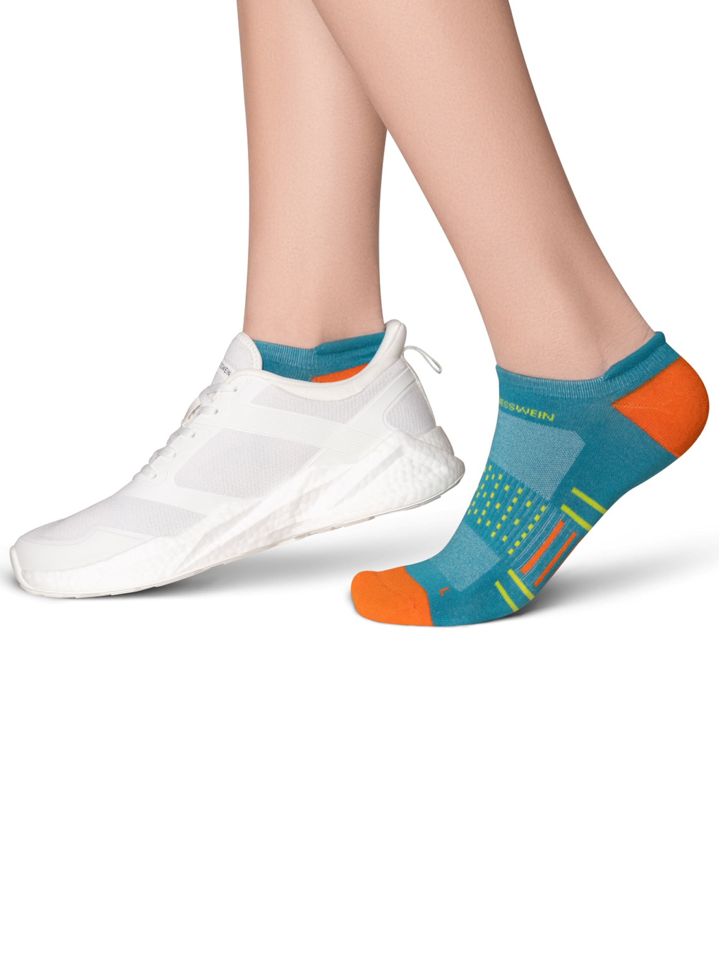 GIESSWEIN Athletic Socks in Blue: front