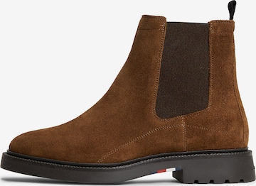 TOMMY HILFIGER Chelsea Boots in Brown: front