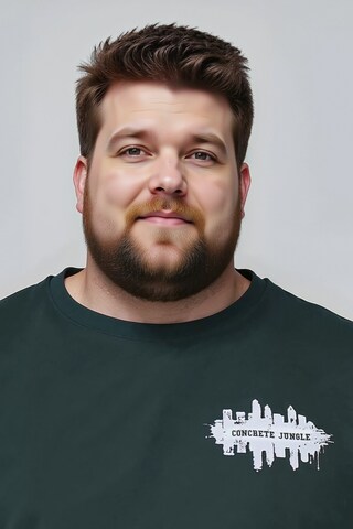 Men Plus Shirt in Green