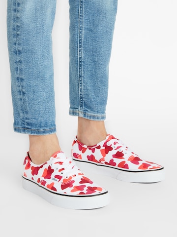 Baskets basses 'Authentic' VANS en rouge : devant