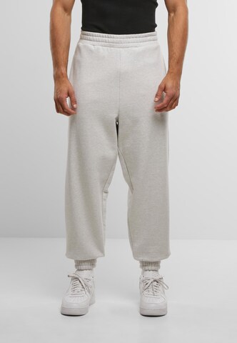 Colucci Tapered Broek in Grijs: voorkant