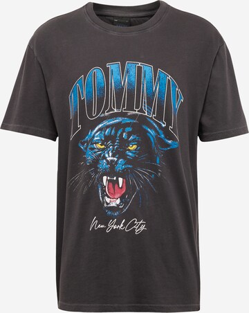 Tommy Jeans Póló 'COLLEGE TIGER' - fekete: elől