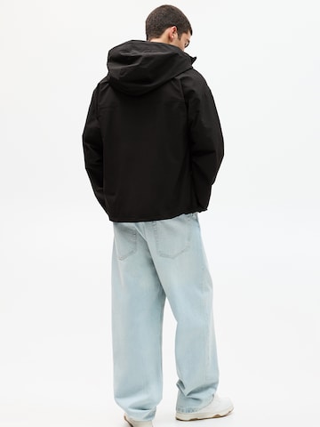 Veste mi-saison Pull&Bear en noir
