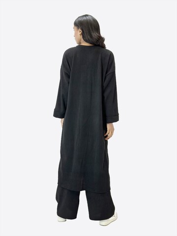 Elara Hausanzug in Schwarz