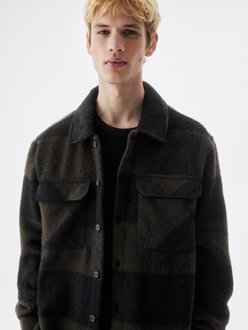 Pull&Bear Regular fit Between-Season Jacket in Black