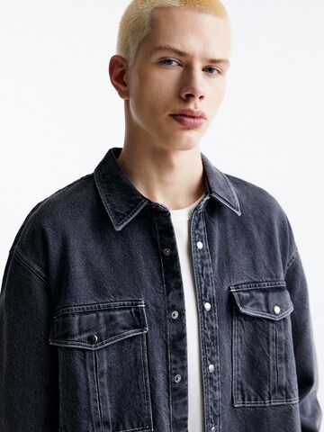 Pull&Bear Prechodná bunda - Sivá