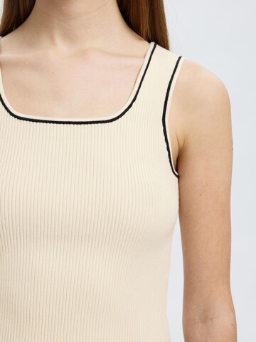 Top in maglia di SELECTED in bianco