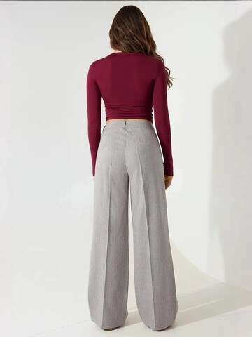 Hiccup Wide leg Trousers with creases in Grey