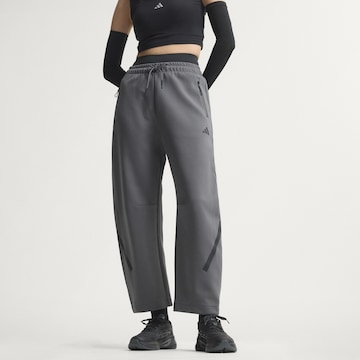 ADIDAS SPORTSWEAR Loosefit Sportovní kalhoty 'Z.N.E.' – šedá: přední strana