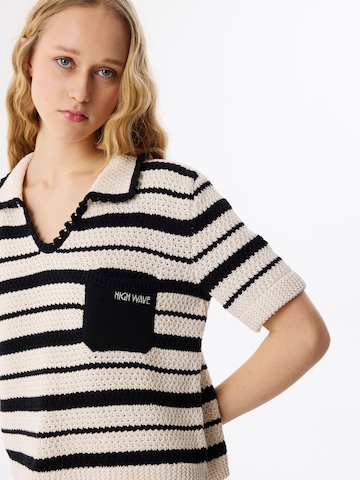 Twist Sweater in Beige