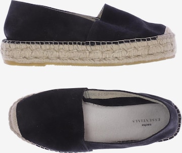 sacha Flats & Loafers in 36 in Black: front