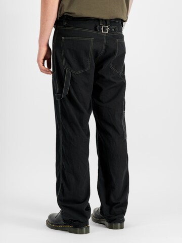 ALPHA INDUSTRIES Loosefit Cargojeans in Schwarz: Rückseite