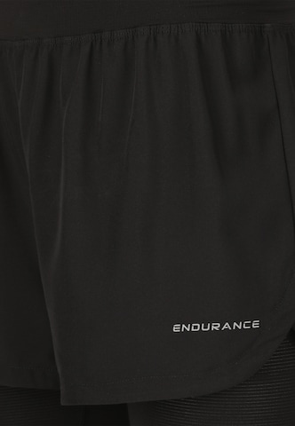 ENDURANCE Regular Shorts 'Less' in Schwarz