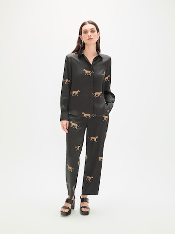 Lola Casademunt Pusero värissä musta