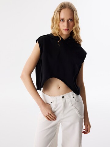 Twist Sweatshirt in Black: front
