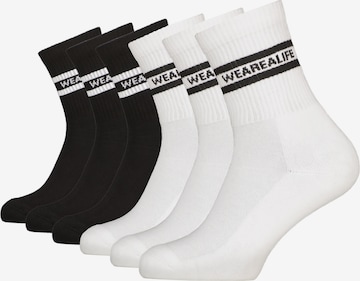 alife & kickin Socks 'HenjaAK' in Black: front