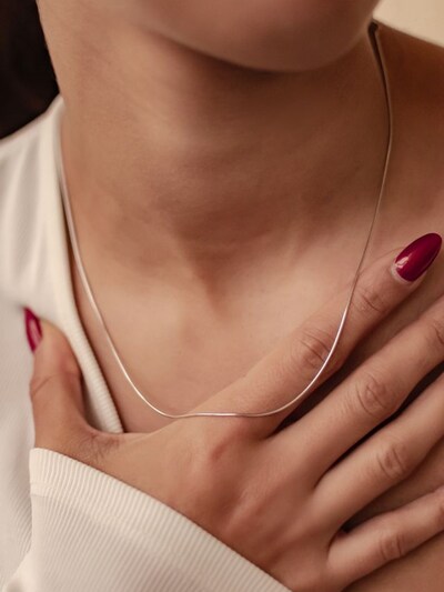 Collana 'Round Snake' in Onesize Hey Happiness di colore argento, Visualizzazione prodotti