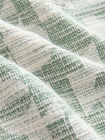 Tricou de la Next pe verde